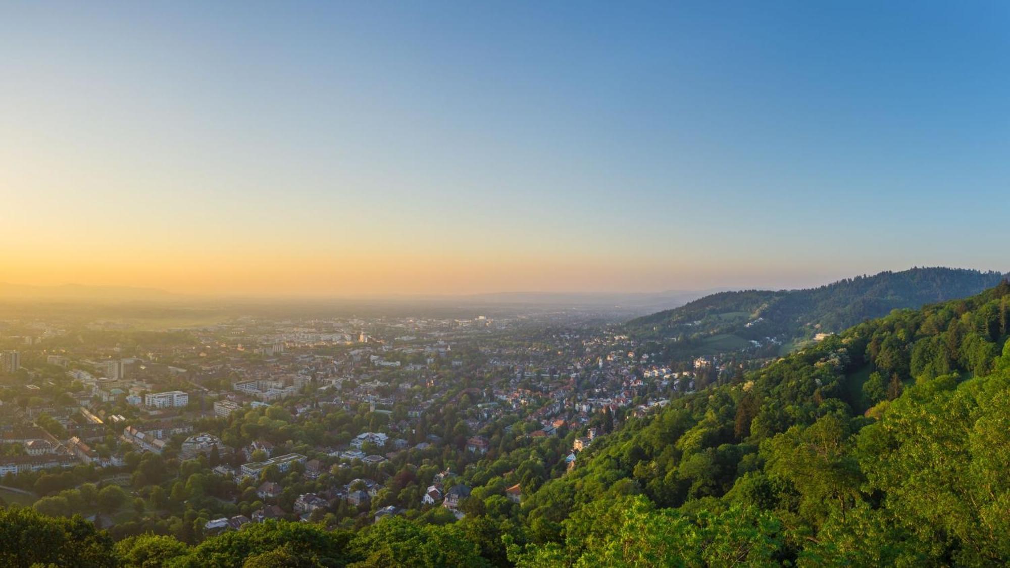 Ferienwohnung Baechle, Sehr Zentral Freiburg Bagian luar foto