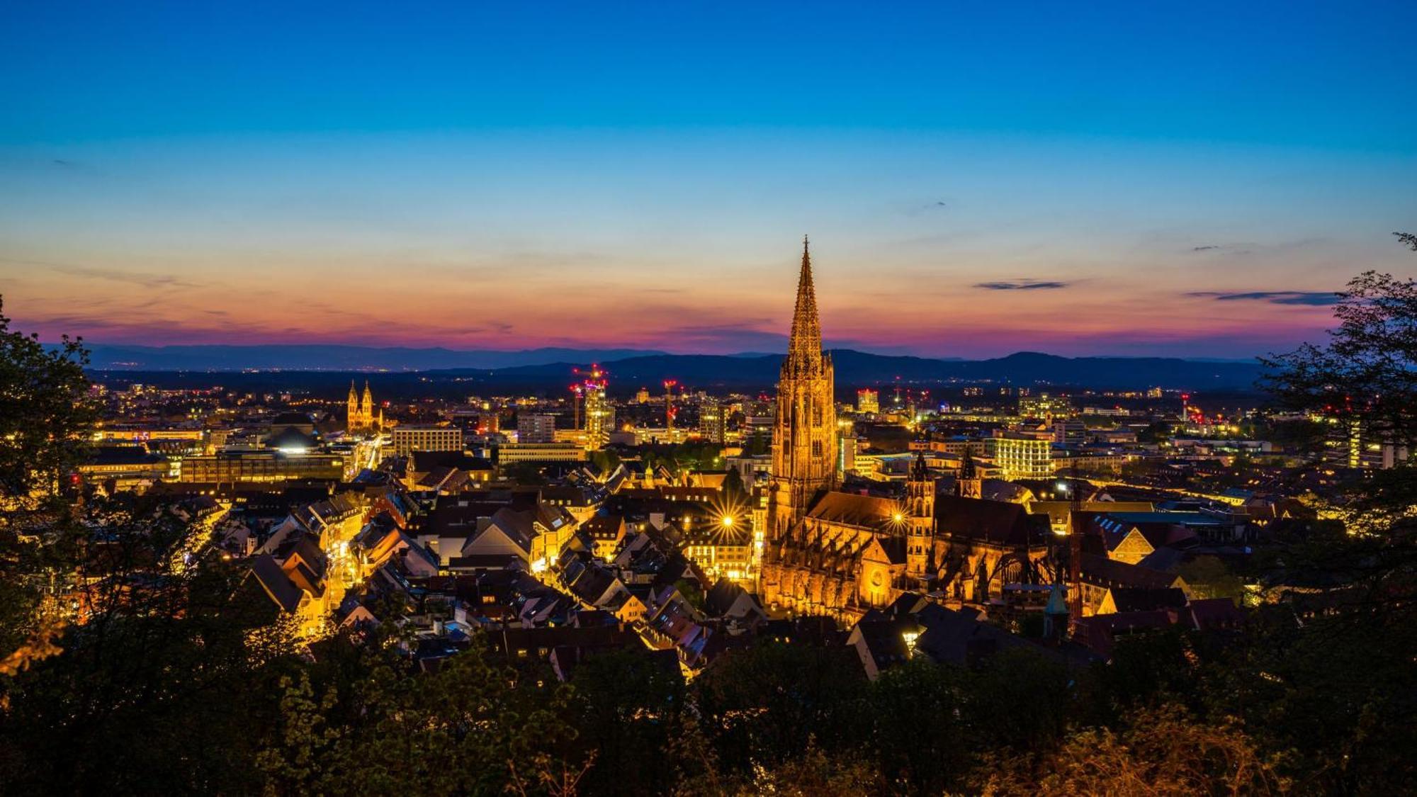 Ferienwohnung Baechle, Sehr Zentral Freiburg Bagian luar foto